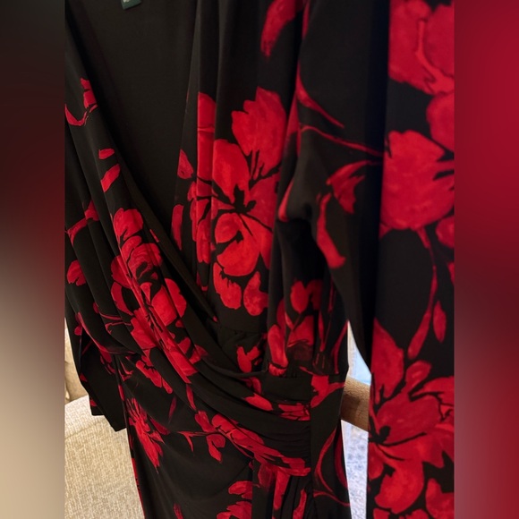 NWT Lauren Ralph Lauren Black and Red Floral Dress - Picture 4 of 8